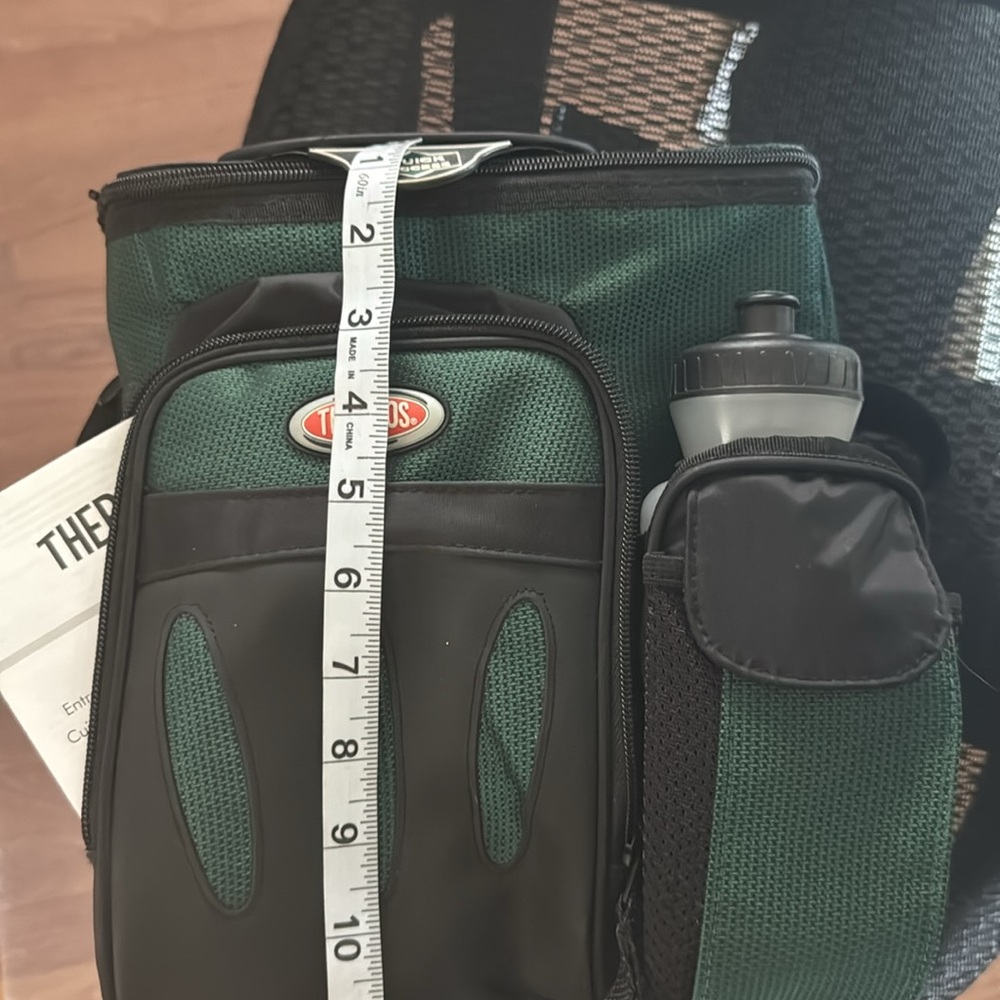 Lunch box With multiple pockets - Picture 12 of 13